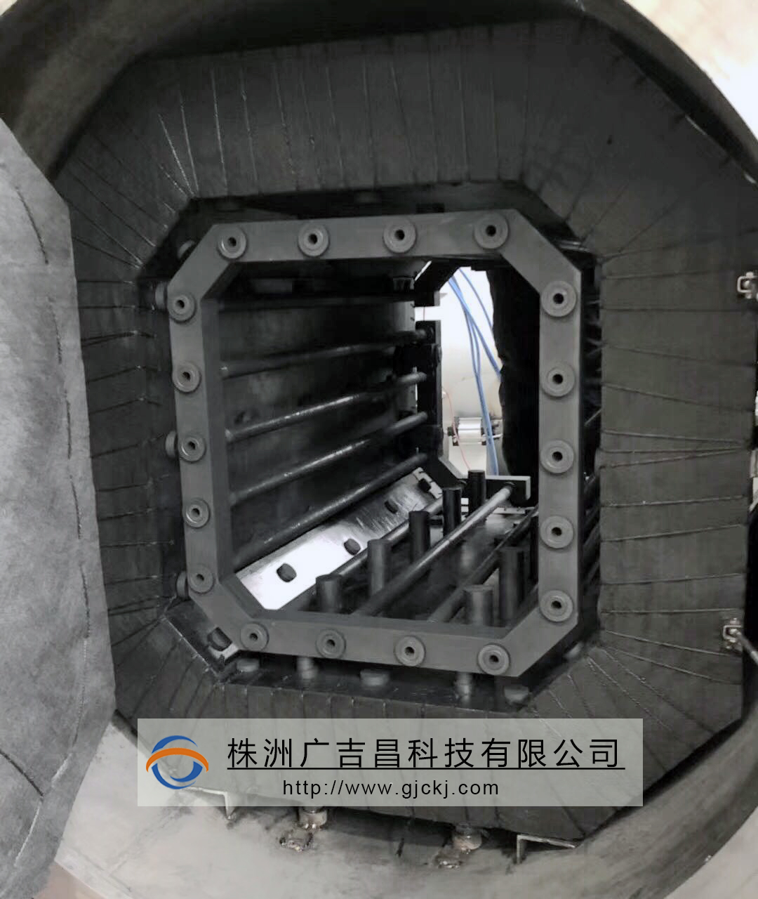 怎么清洗氣氛保護爐爐膛呢？